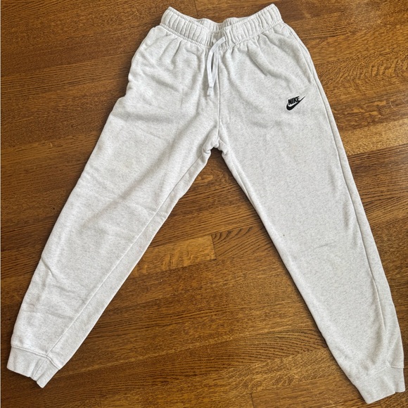 Nike Women's Light Gray Joggers - Picture 4 of 7